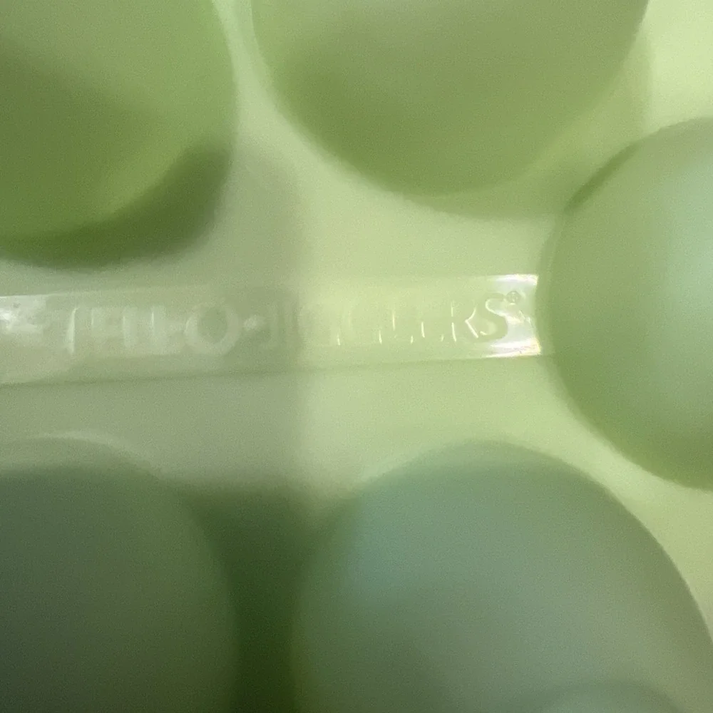 JELL-O Easter 6 Egg Jigglers Hinged Gelatin Jello Mold Lime Green‎ USA